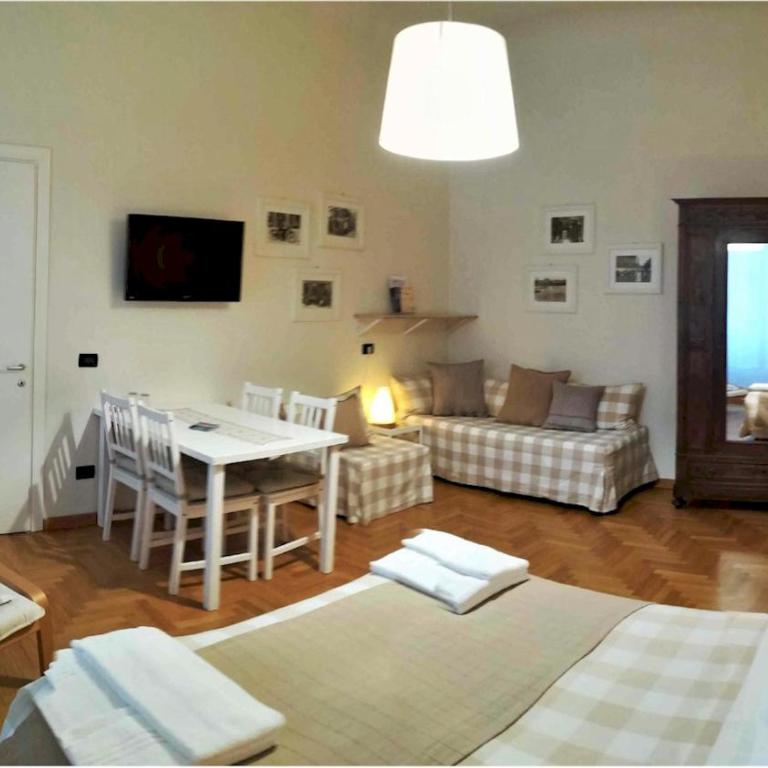 Miltontre Guest House - Triple Room with Private Bathroom - 22