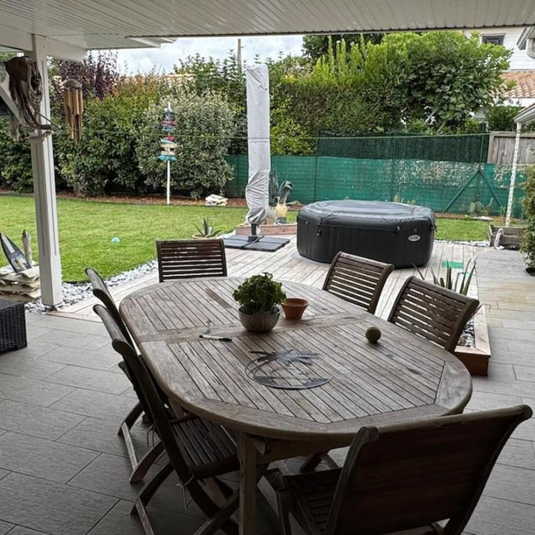 Maison entière 6 personnes, 3 lits, 2 salles de bains, parking, au calme - Villa 1 Chambre - 23