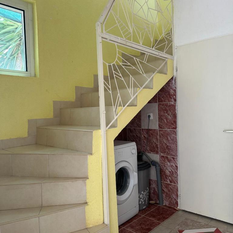 Vista Mare Apartment - Two-Bedroom Apartment - 11
