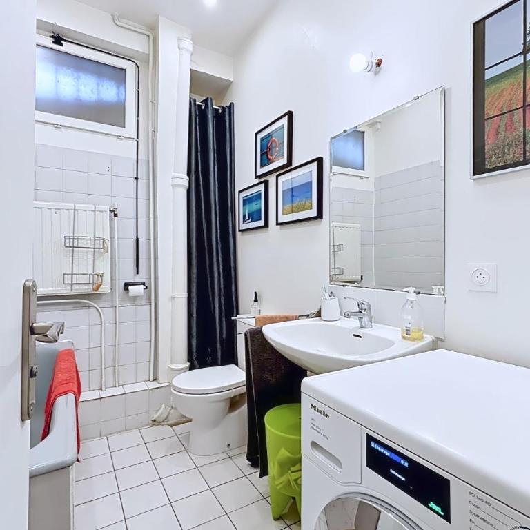 Beautiful Parisian flat near canal de l'Ourcq - Apartment - 24