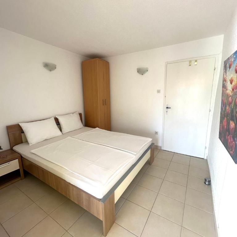 Vista Mare Apartment - Two-Bedroom Apartment - 7