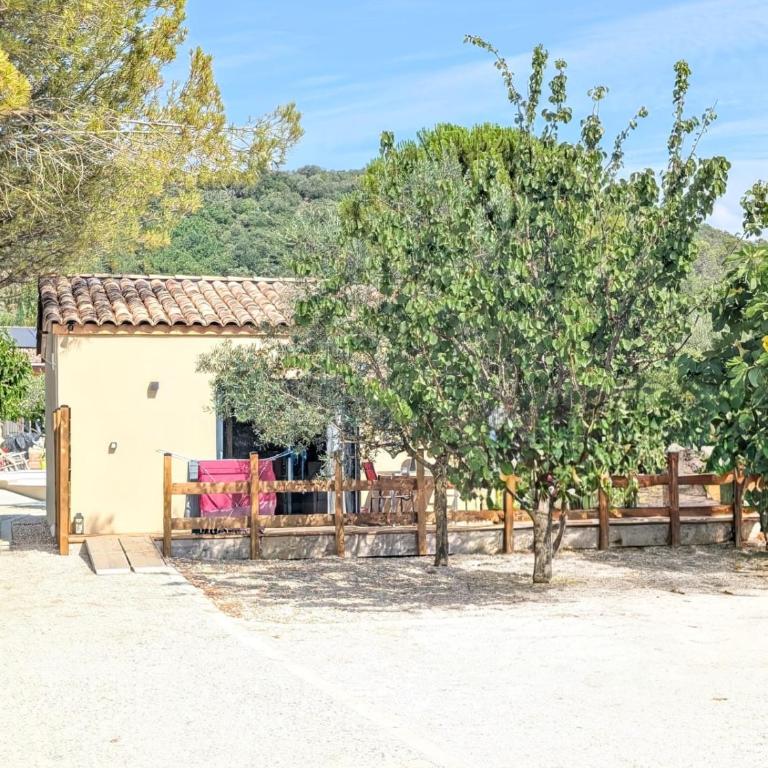 Chic and Chill Guest House, gite romantique Provençal, piscine et spa - Maison 1 Chambre - 13