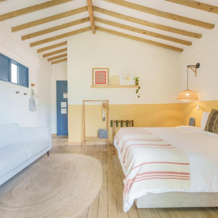 Hotel Plantación - Suite con cama grande y balcón - 2