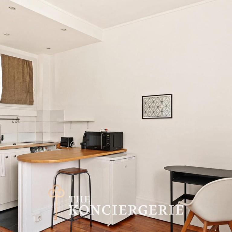 Elegant studio au coeur de la Rue Monsieur - Appartement - 5