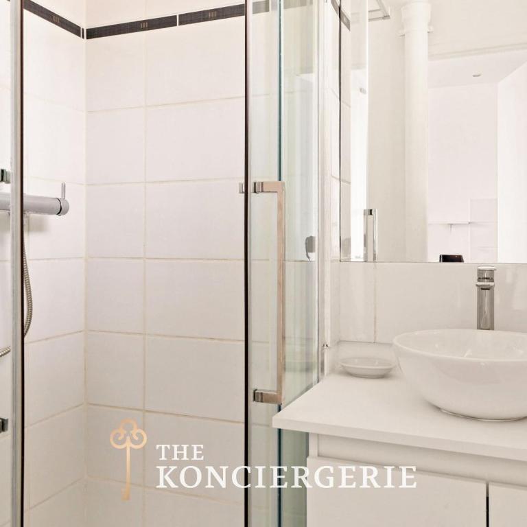 Elegant studio au coeur de la Rue Monsieur - Appartement - 14