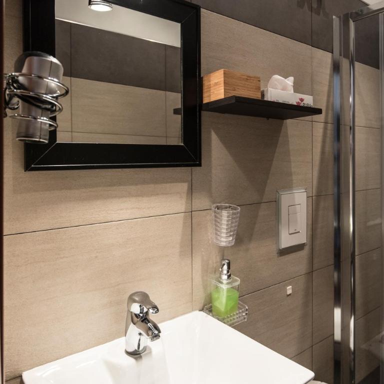 Vite Suites Guest House - Camera Matrimoniale Standard - 2