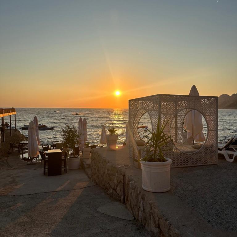 Vista Mare Apartment - Two-Bedroom Apartment - 20