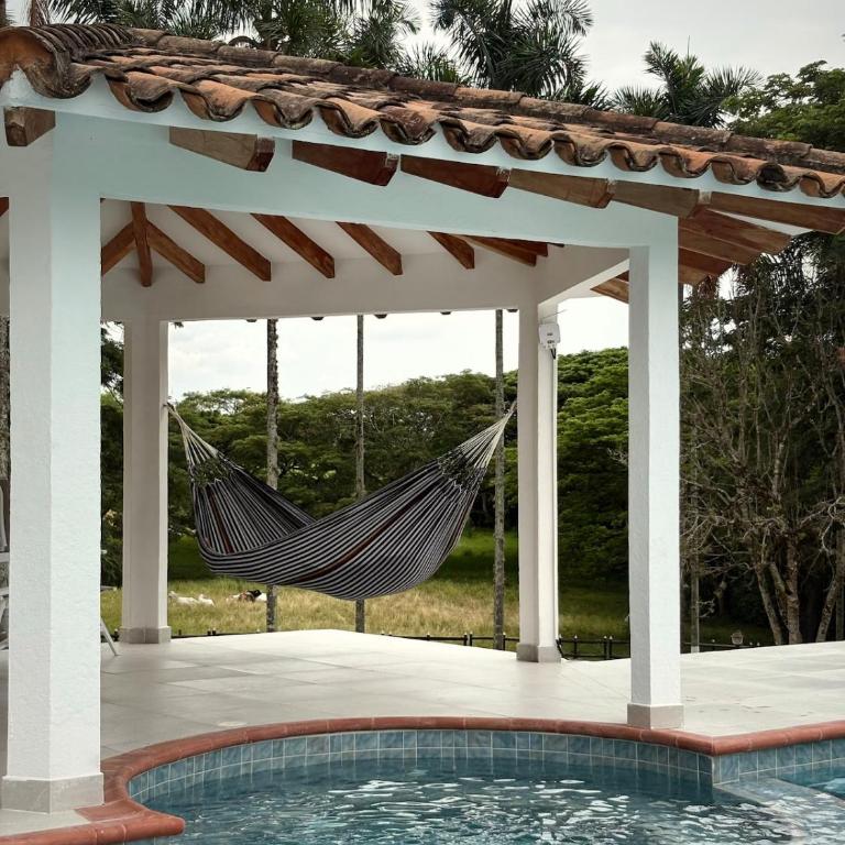 El refugio perfecto en Roldanillo - Casa de 8 dormitorios - 34