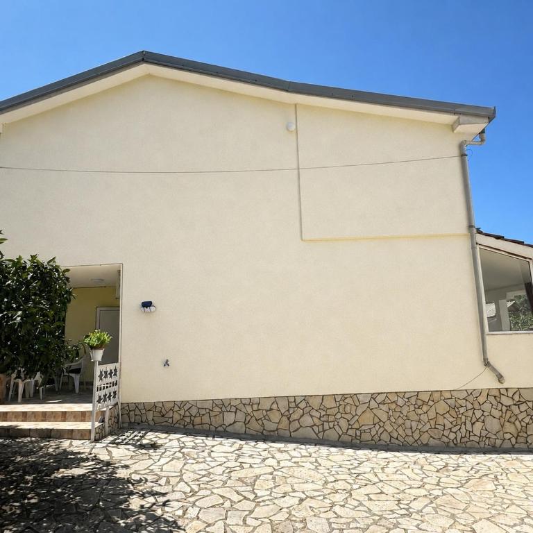 Vista Mare Apartment - Two-Bedroom Apartment - 14