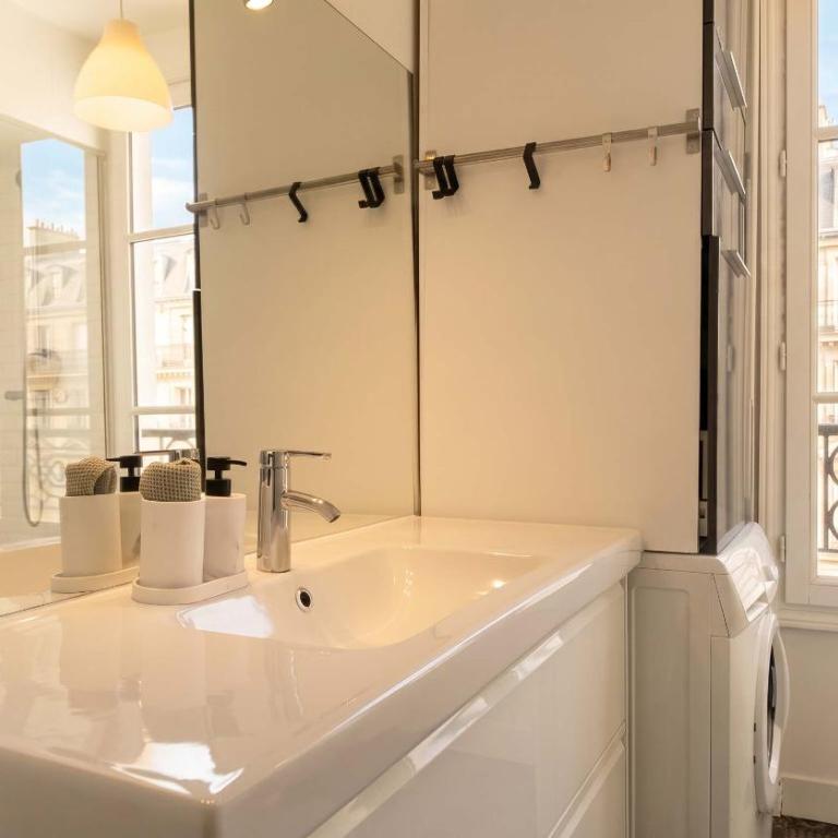 Bright Montparnasse apartment with balcony - Appartement - 7