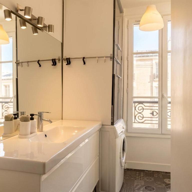 Bright Montparnasse apartment with balcony - Appartement - 9