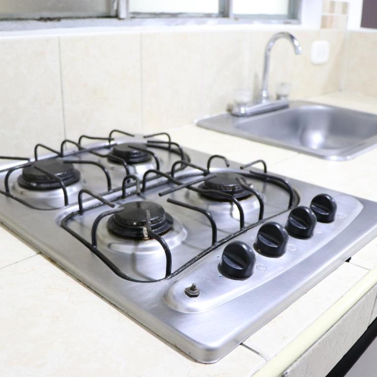 Lindo apartaestudió cerca avenida de los estudiantes y universidades apto 301 - One-Bedroom Apartment - 20