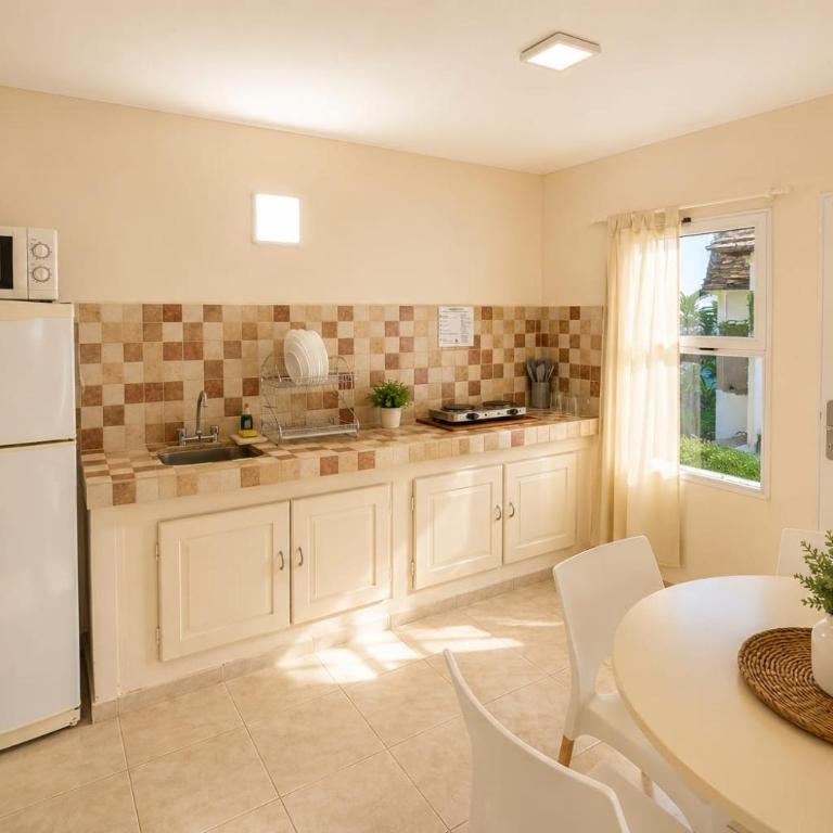 Altos de Alem - Family Room - 2