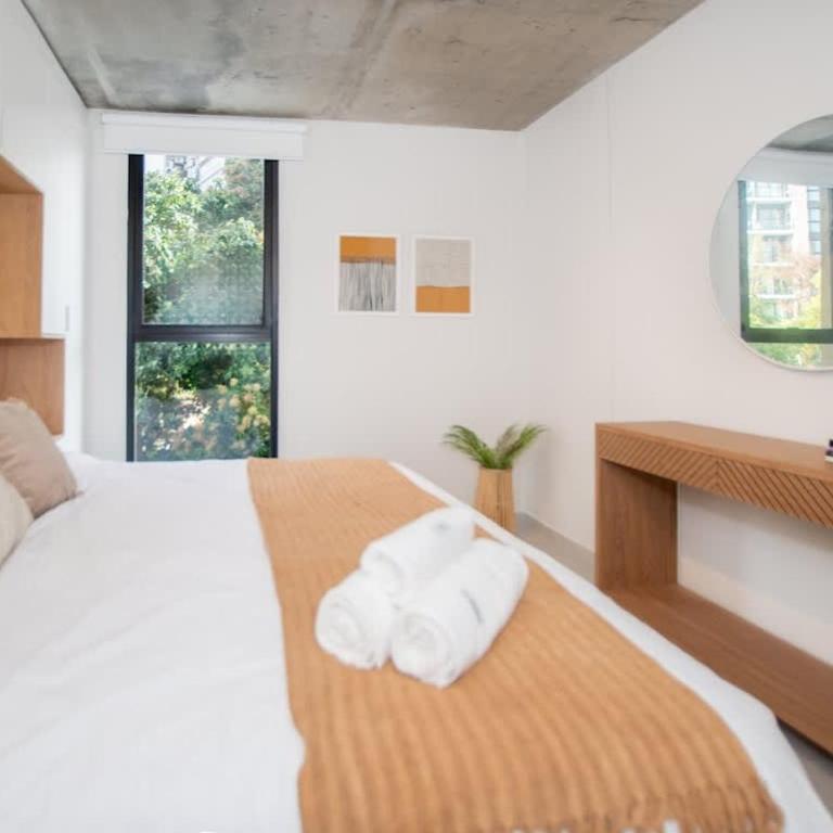 Urban Apt with Balcony Pool Cinema and BBQ Area - Apartment - 23