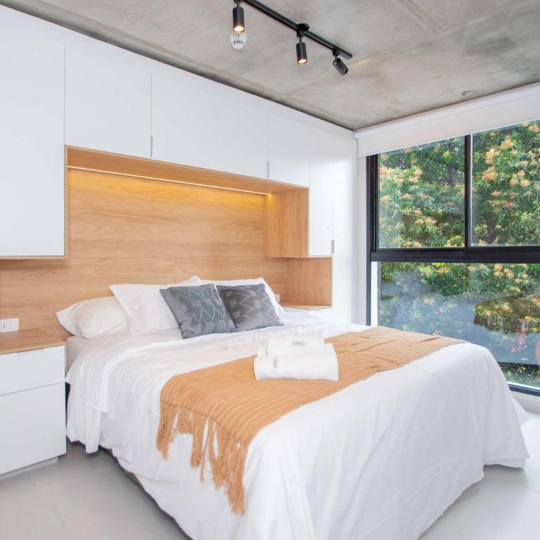 Corporate Apt Near Shops Gym Pool and CoWorking - Apartment - 2