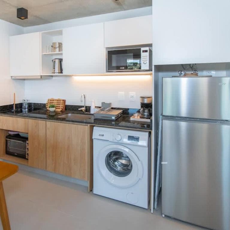 Workspace Retreat Near Malls with Pool Access - Apartment - 2