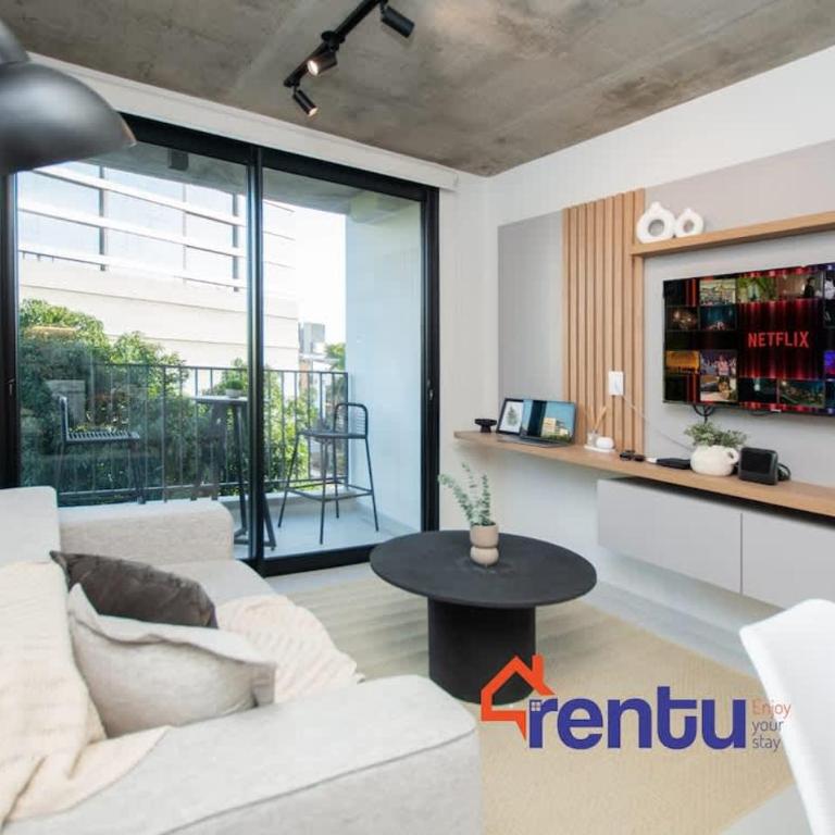 City Retreat in Best Area Pool Gym and Balcony - Apartamento - 10