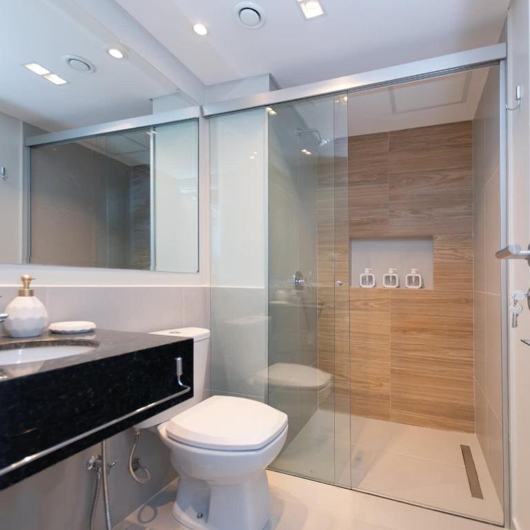 City Retreat in Best Area Pool Gym and Balcony - Apartamento - 17