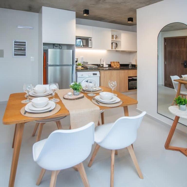 City Retreat in Best Area Pool Gym and Balcony - Apartamento - 20