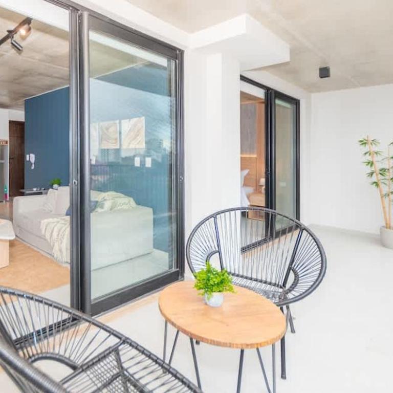 Business Ready City Escape with Pool BBQ and Gym - Apartment - 2