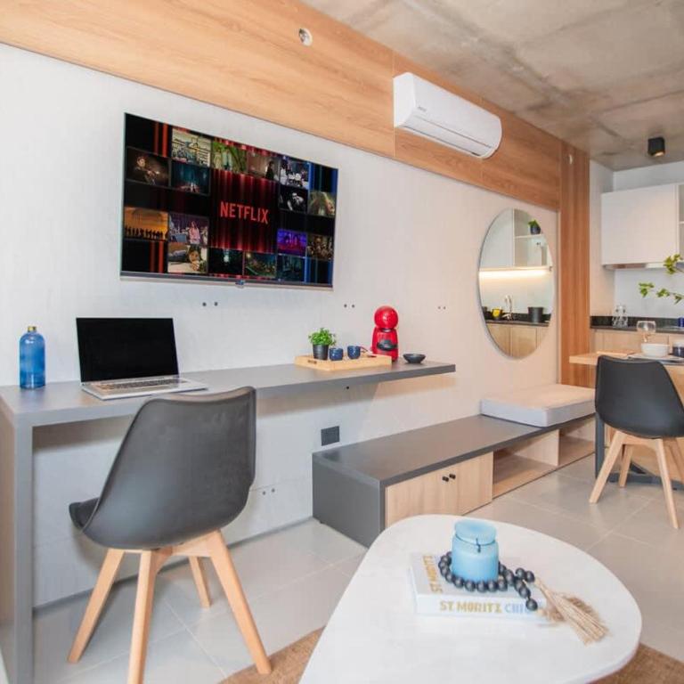 Business Ready City Escape with Pool BBQ and Gym - Apartment - 29