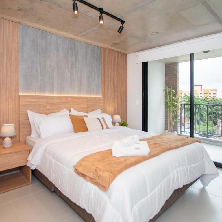 Business Ready City Escape with Pool BBQ and Gym - Apartment - 32
