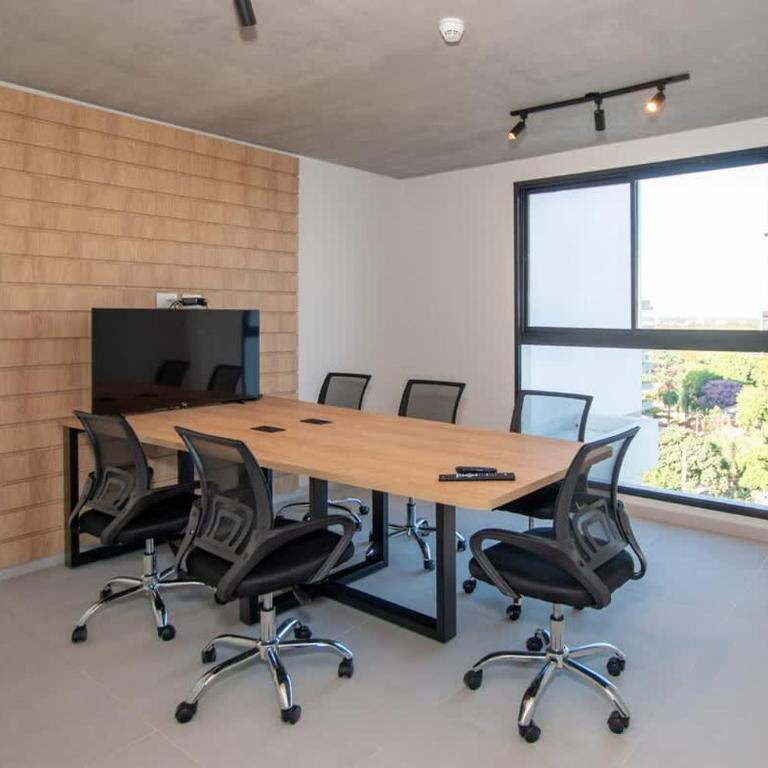 Modern Apt Near Malls with Pool Gym and Workspace - Apartamento - 21