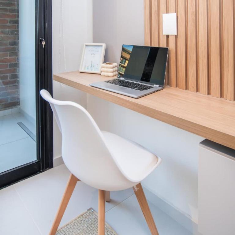 Modern Apt Near Malls with Pool Gym and Workspace - Apartamento - 28