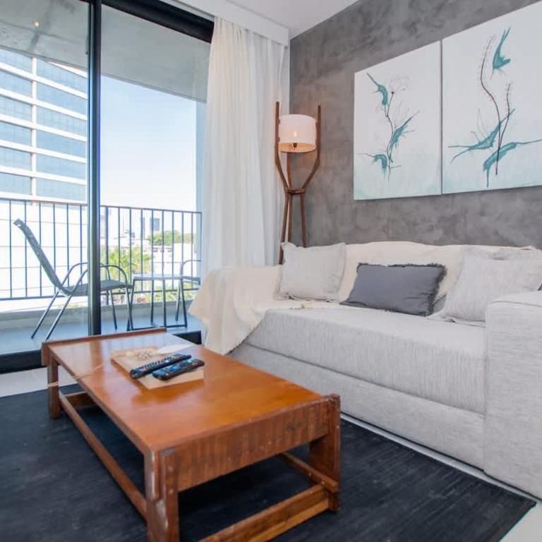 Stylish City Apartment with Balcony Pool and Gym - Apartamento - 1