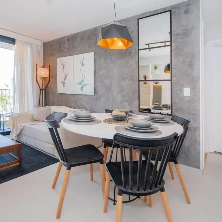 Stylish City Apartment with Balcony Pool and Gym - Apartamento - 2