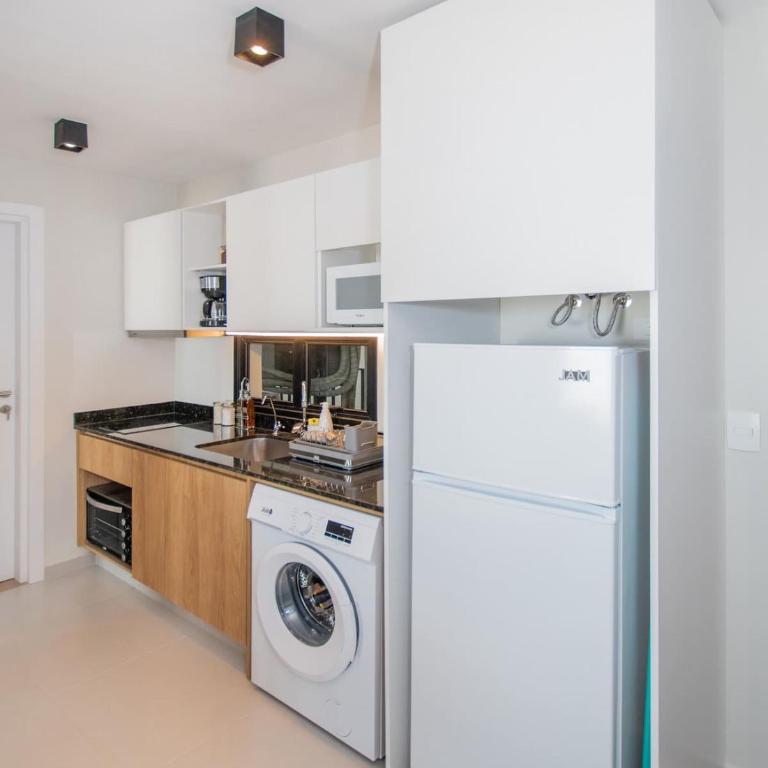 Stylish City Apartment with Balcony Pool and Gym - Apartamento - 4