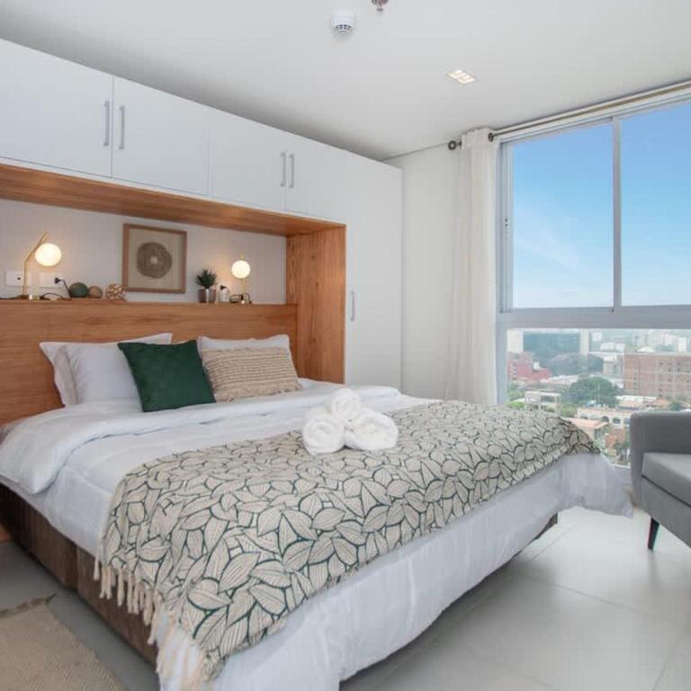Business Apt with City Views in a Great Location - Apartment - 2