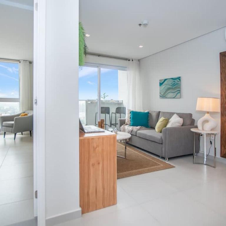 Business Apt with City Views in a Great Location - Apartment - 13