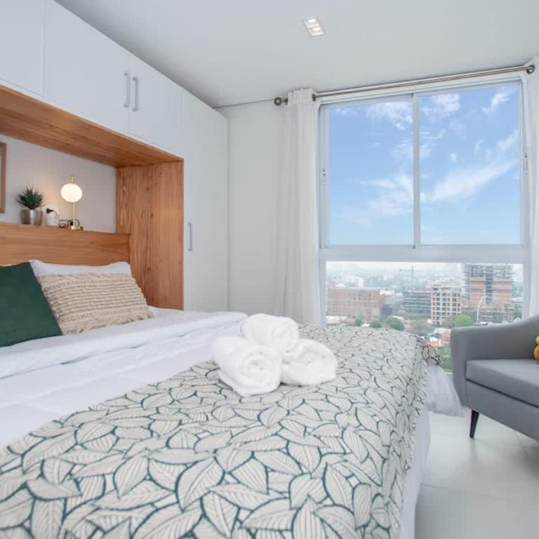 Business Apt with City Views in a Great Location - Apartment - 14