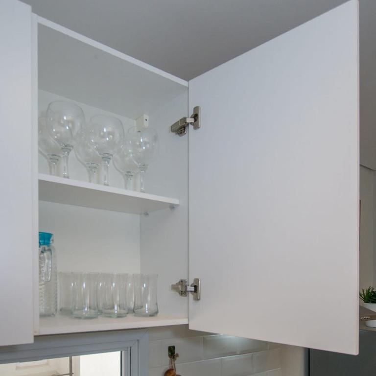Business Apt with City Views in a Great Location - Apartment - 28