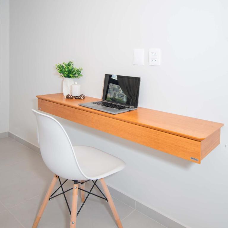 Furnished Two-Bedroom Near Restaurants and Cafes - Apartamento - 15