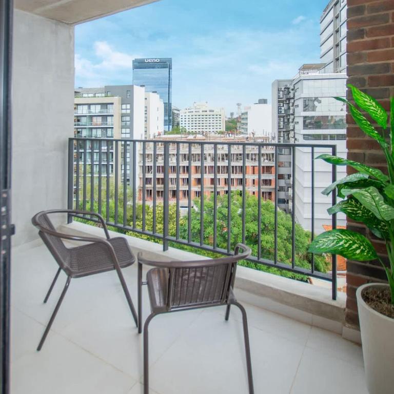 Modern Apt Near Malls with Pool Gym and Views - Apartamento - 4