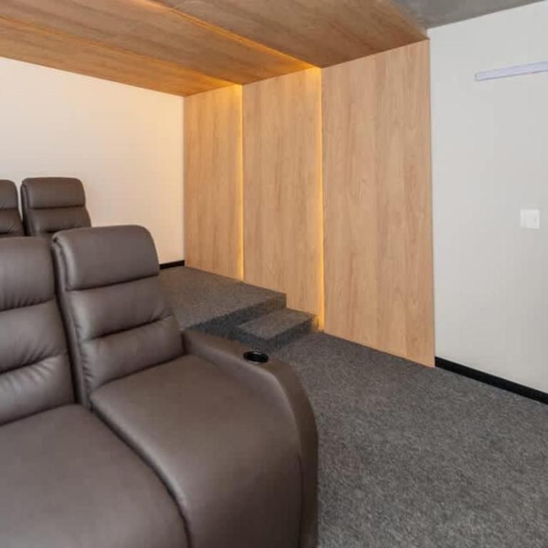 Corporate Studio Hub with Gym Pool and Coworking - Studio - 11