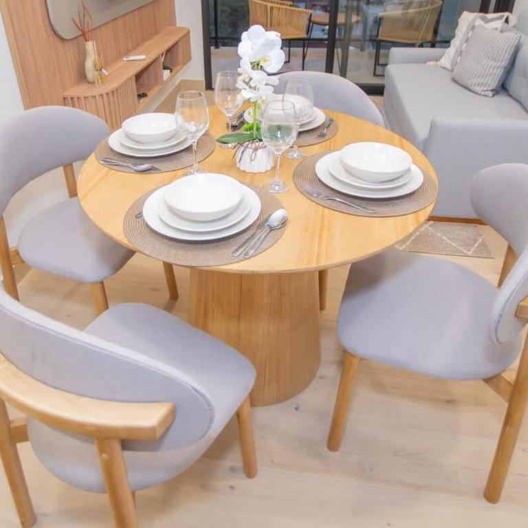 Cozy Central Stay Near Top Malls with Pool and Gym - Apartamento - 3