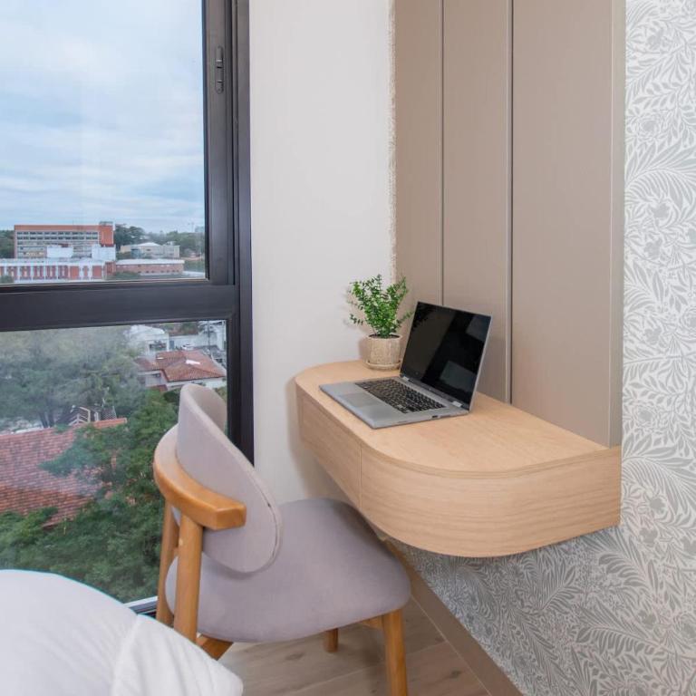 Cozy Central Stay Near Top Malls with Pool and Gym - Apartamento - 16