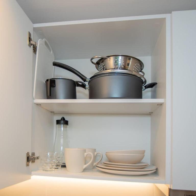 Trendy Studio near Malls with Pool Gym and BBQ - Estudio - 9