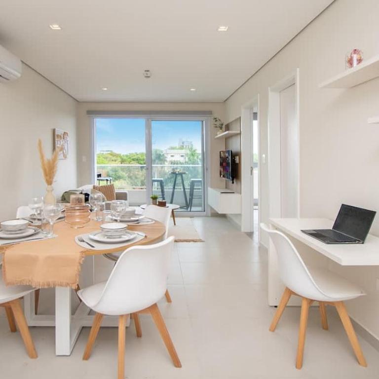 Charming Corporate Hub with Pool Gym & Workspace - Apartamento - 2