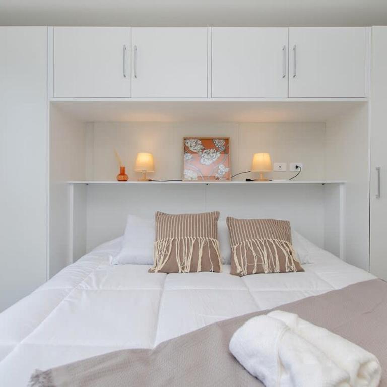 Charming Corporate Hub with Pool Gym & Workspace - Apartamento - 16