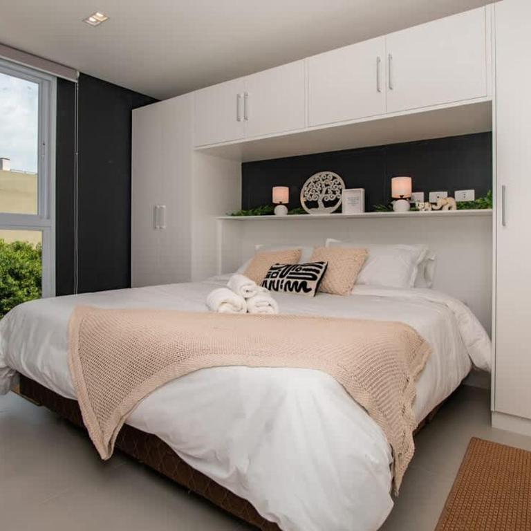 Modern Business Stay with Work Desk Pool and Gym - Apartamento - 2