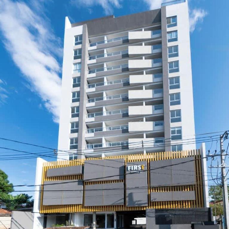 Modern Business Stay with Work Desk Pool and Gym - Apartamento - 7