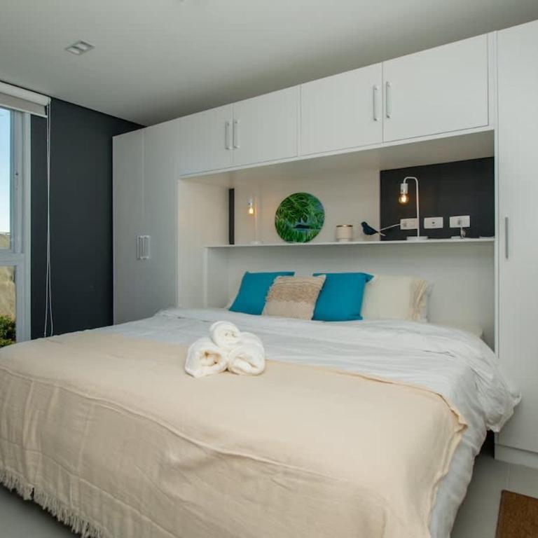 Business Stay with Fast Wi-Fi Pool and Workspace - Apartment - 2