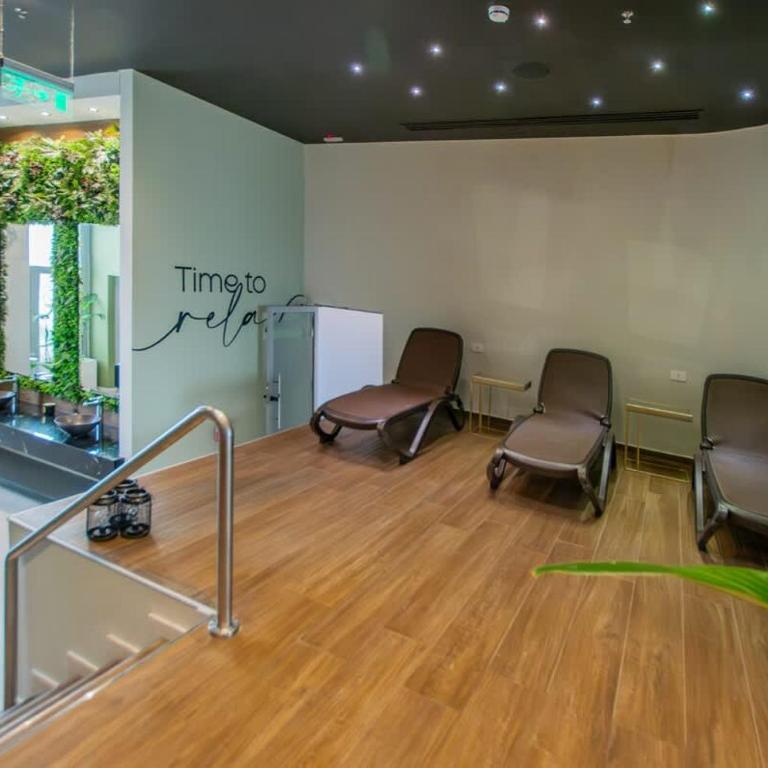 Elegant Urban Getaway with Balcony Sauna and Pool - Apartamento - 38