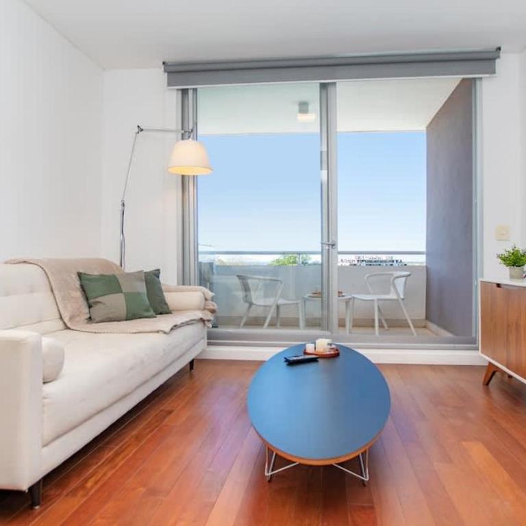 Executive Retreat with Balcony Sauna and Pool - Apartment - 2