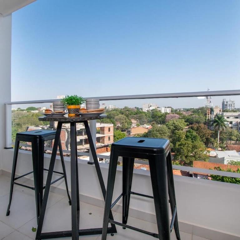 Stylish Hub Near Dining and Malls with Pool&Gym - Apartamento - 4