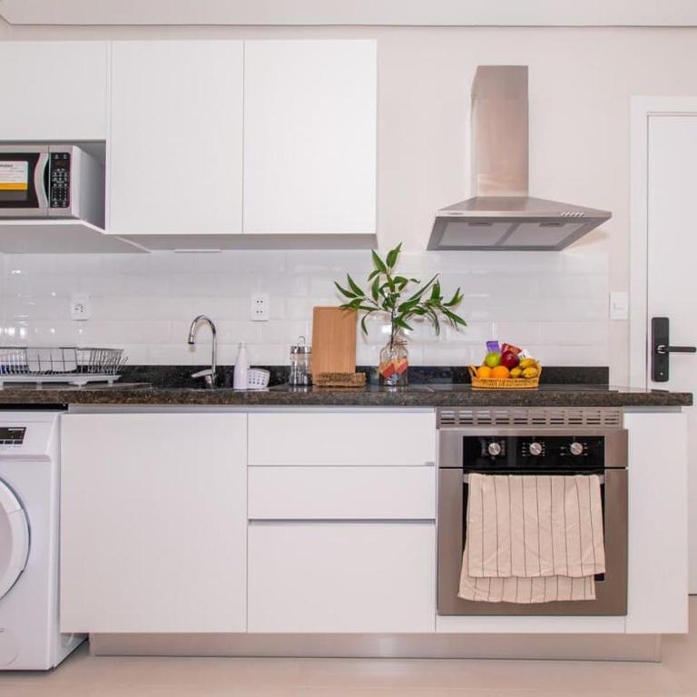 Urban Oasis with Pool BBQ and Nearby Shopping - Apartamento - 3